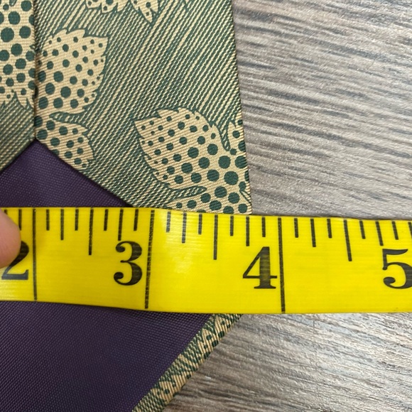 Guy Laroche Green & Tan Leaf Pattern Tie - Picture 4 of 4